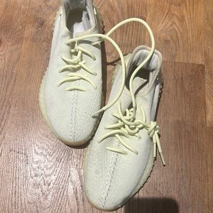 Butter Yeezy boost 350 V2 US 9 worn good condition washable box not included
